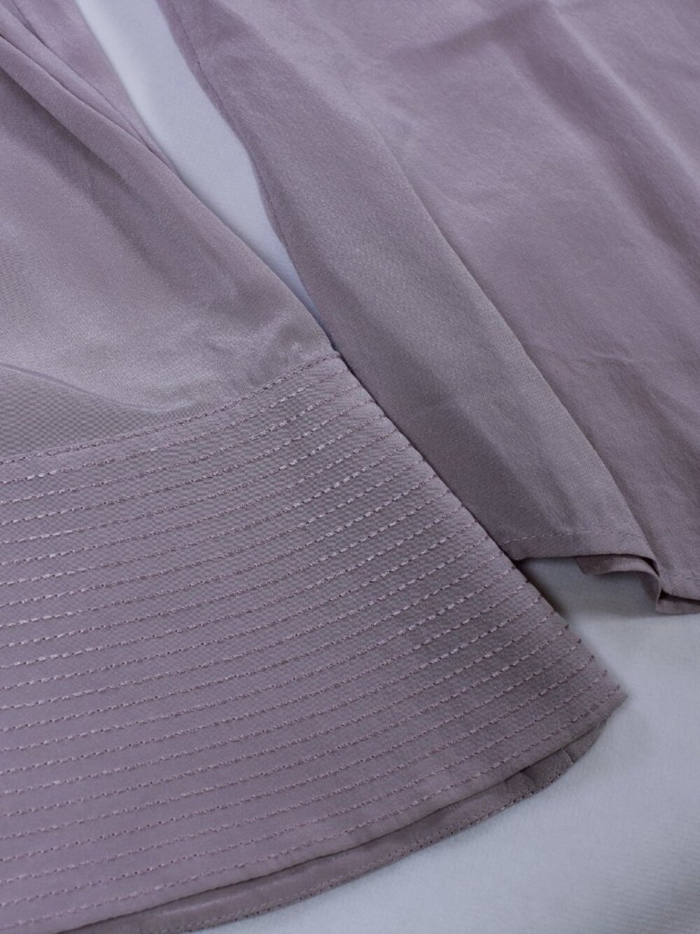 L.K. Bennett London Blouse - 100% Silk - Lilac - Flared Cuffs - Size XS - Picture 3 of 7